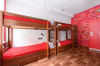 Гостиница Хостел FunKey Hostel Новосибирск Койко-место в 8-местном женском номере (общие удобства)-1