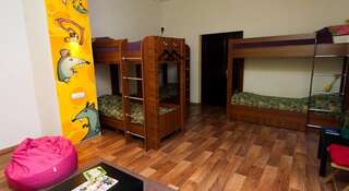 Гостиница Хостел FunKey Hostel Новосибирск Кровать в общем 6-местном номере для женщин-3