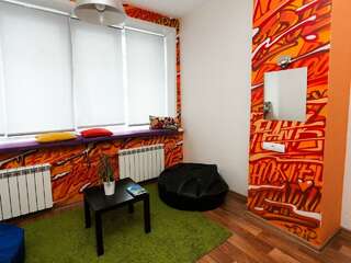 Гостиница Хостел FunKey Hostel Новосибирск Койко-место в 8-местном номере (общие удобства)-4