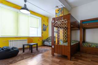 Гостиница Хостел FunKey Hostel Новосибирск Койко-место в 6-местном женском номере (общие удобства)-3