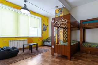 Гостиница Хостел FunKey Hostel Новосибирск 6-местная женская комната.-1